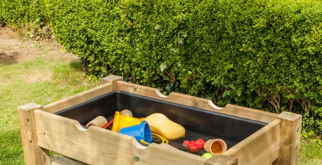 Primary School Outdoor Learning in Church End