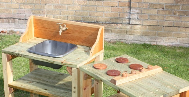 Kid's Mud Kitchen in Aston